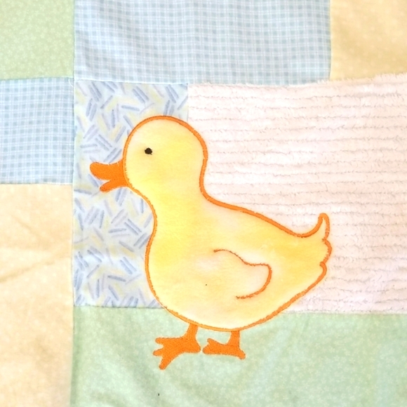 Vtg 3 Little Ducks Quilt - Hamd-Pieced Nursery Quilt Topper Only - Picture 5 of 9